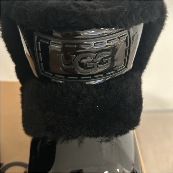 UGG Chillapeak patent leather Fur Boots 6 - Picture 3 of 8